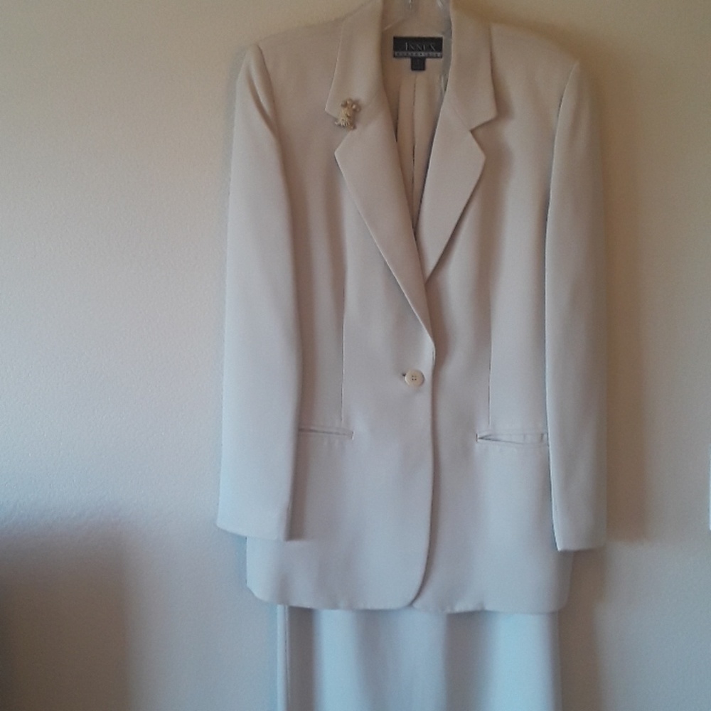 2 piece suit by Casual Corner Annex Essentials